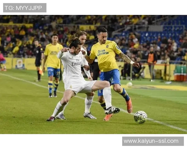 巴萨客战皇家奥维耶多大名单：莱万领衔，埃德-阿耶首次入选